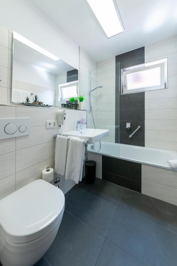 רדולפצל אם בודנזי Hotel Am Stadtgarten מראה חיצוני תמונה