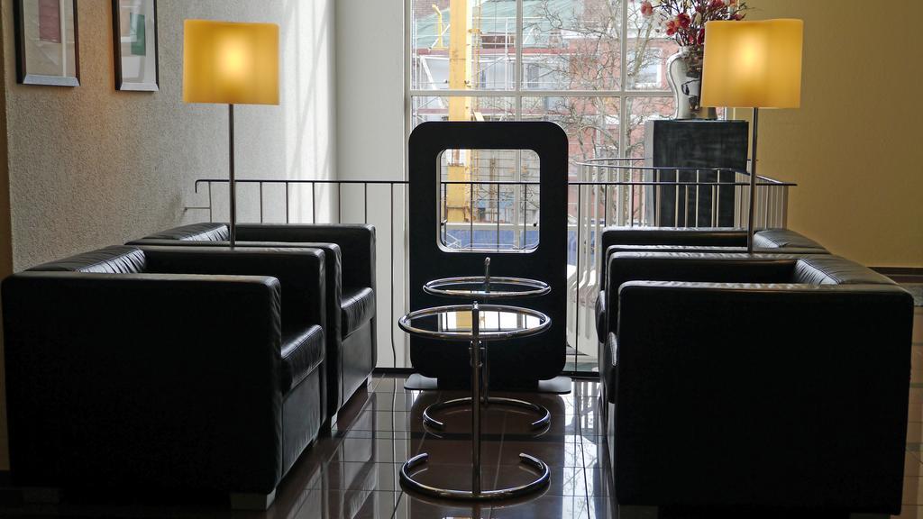 רדולפצל אם בודנזי Hotel Am Stadtgarten מראה חיצוני תמונה